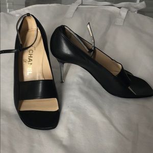 Women’s Chanel heels